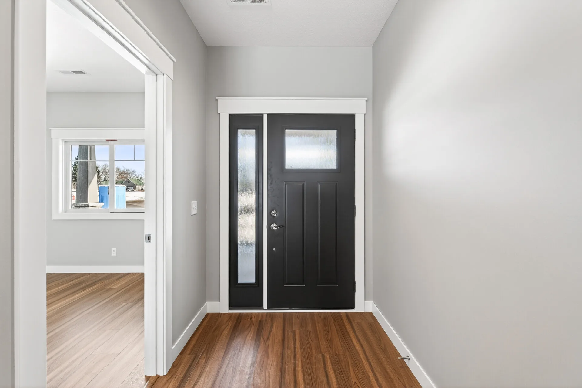 1065 Legend Lane photo 3