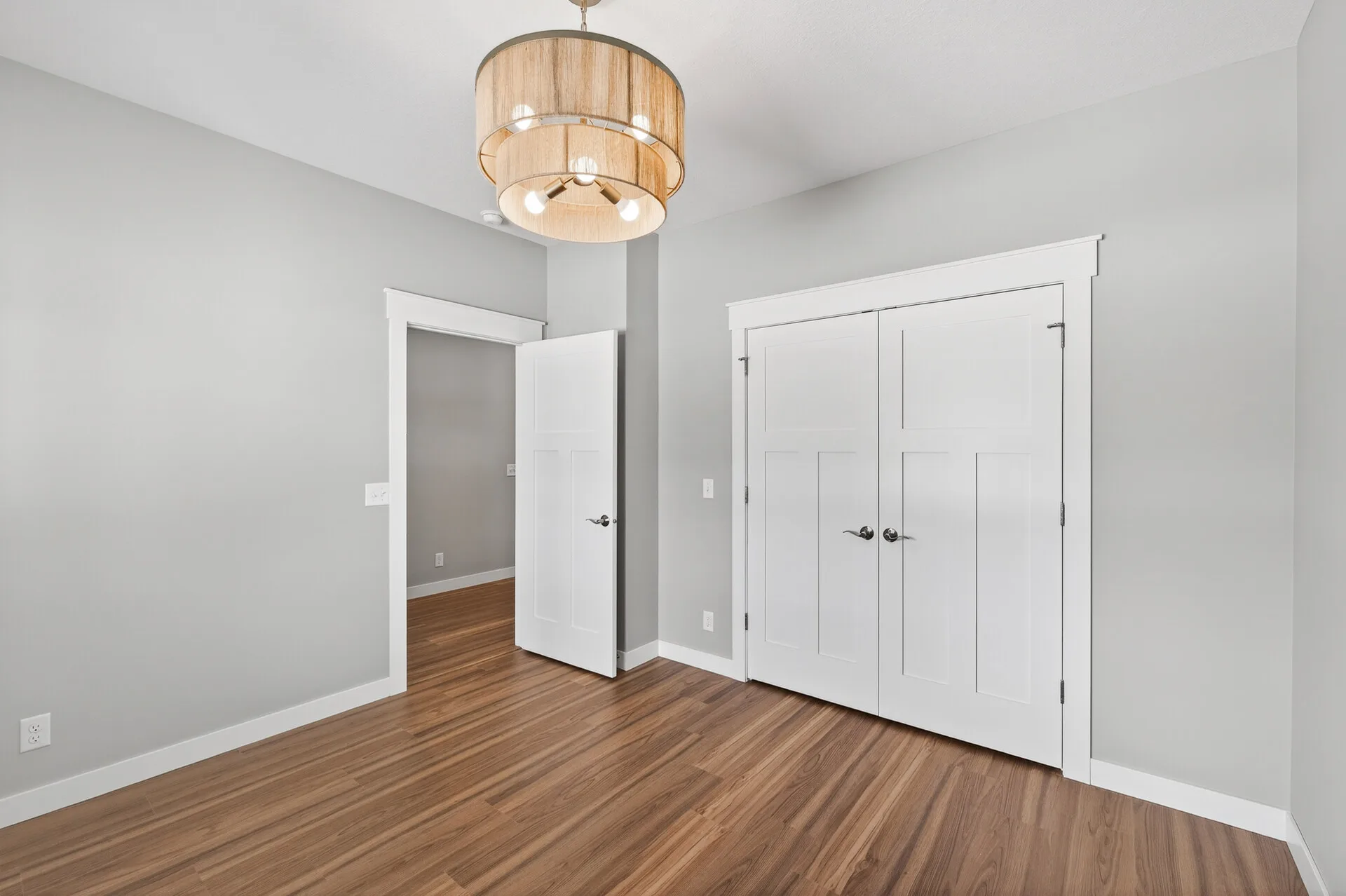 1065 Legend Lane photo 4
