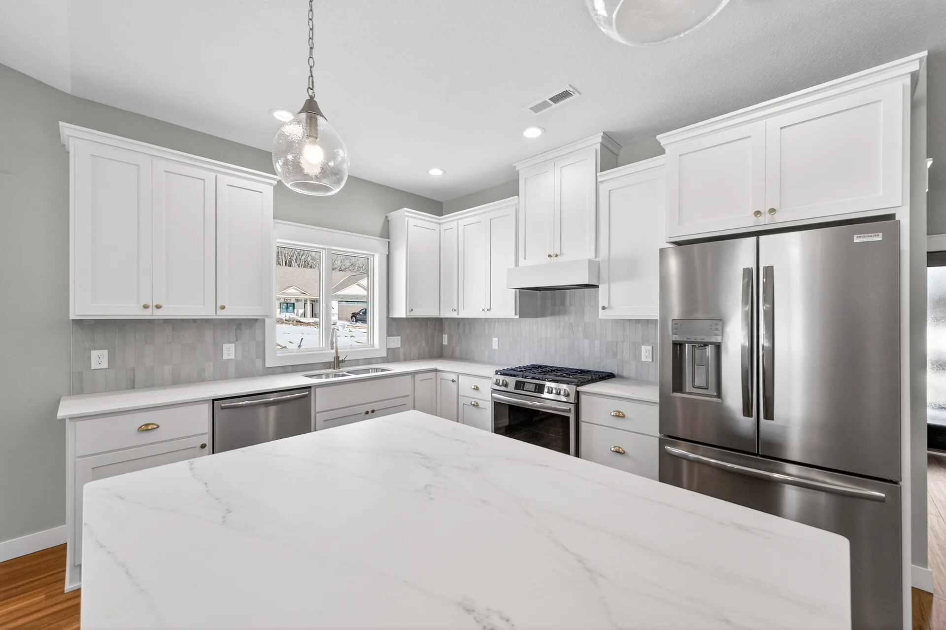 1065 Legend Lane photo 6