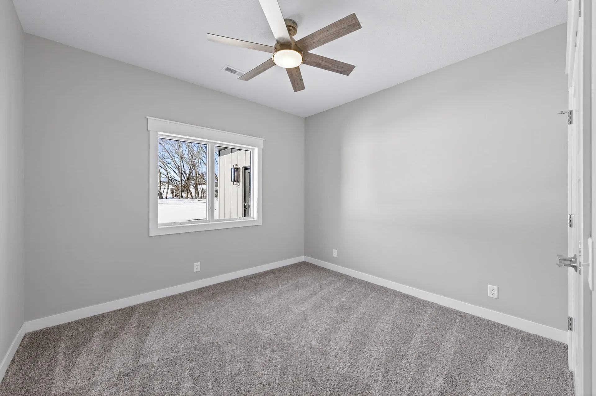 1065 Legend Lane photo 25