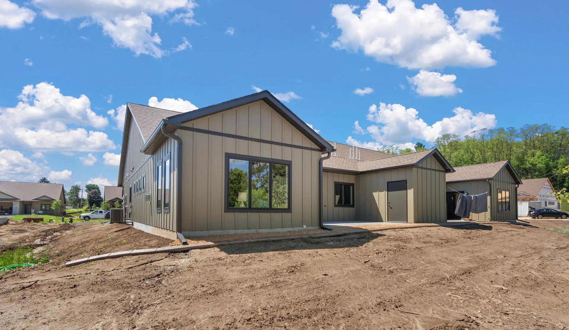 1060 Legend Lane photo 3