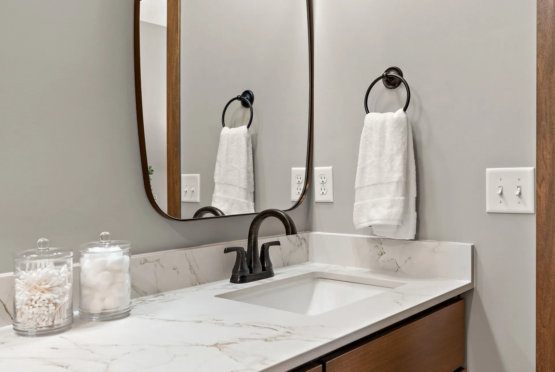 1060 Legend Lane photo 42