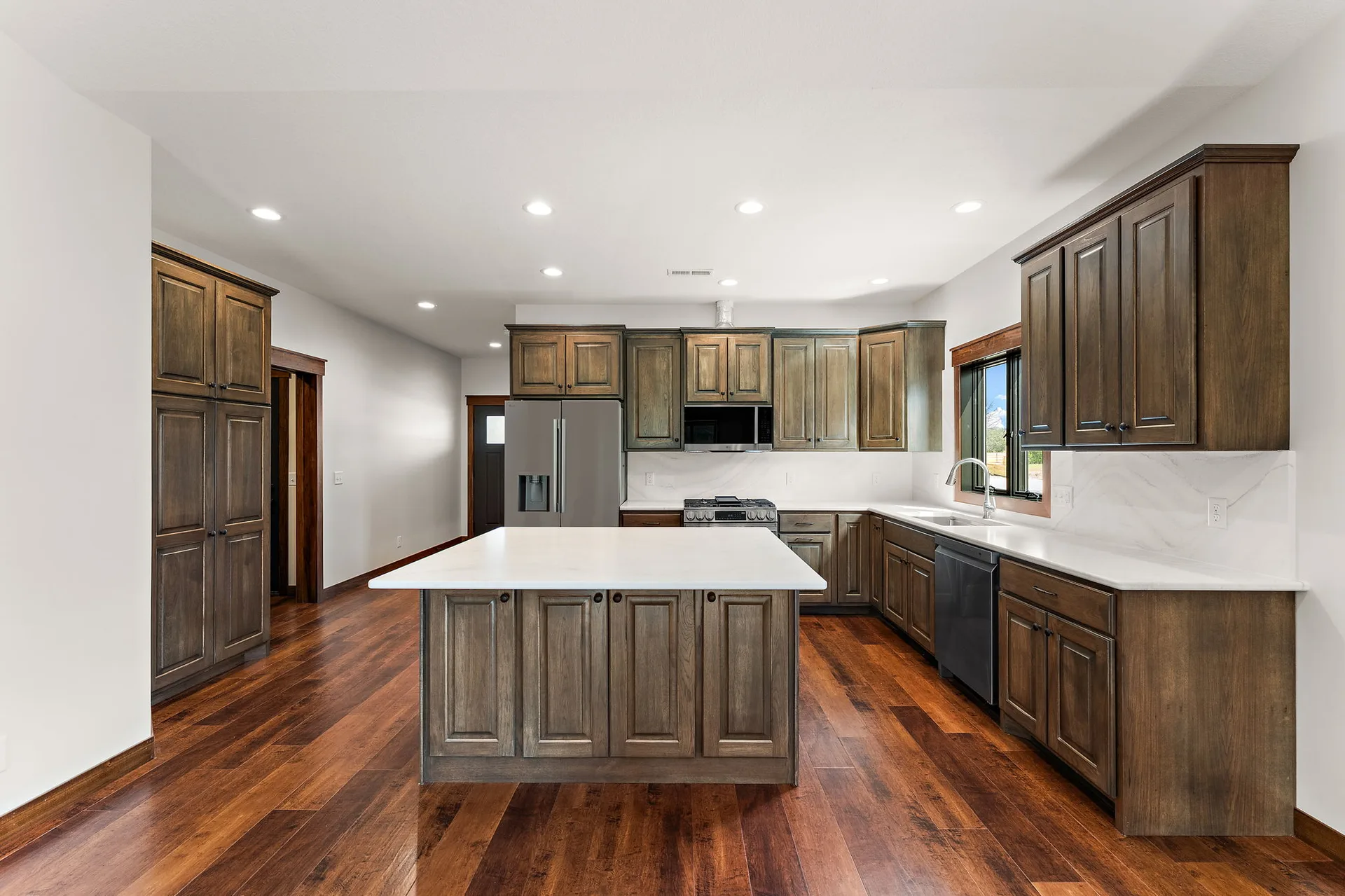 1063 Legend Lane photo 15