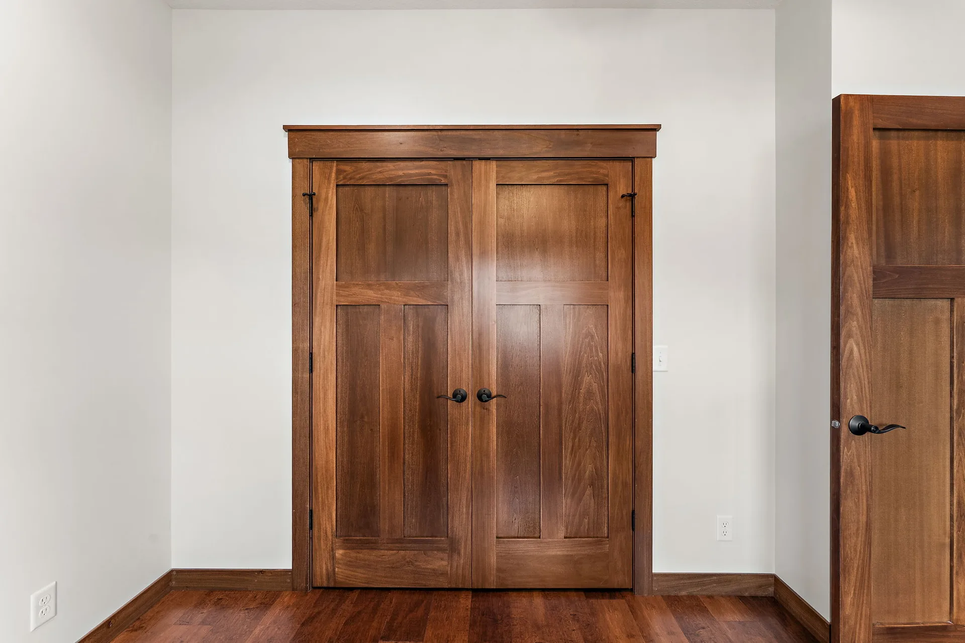 1063 Legend Lane photo 27