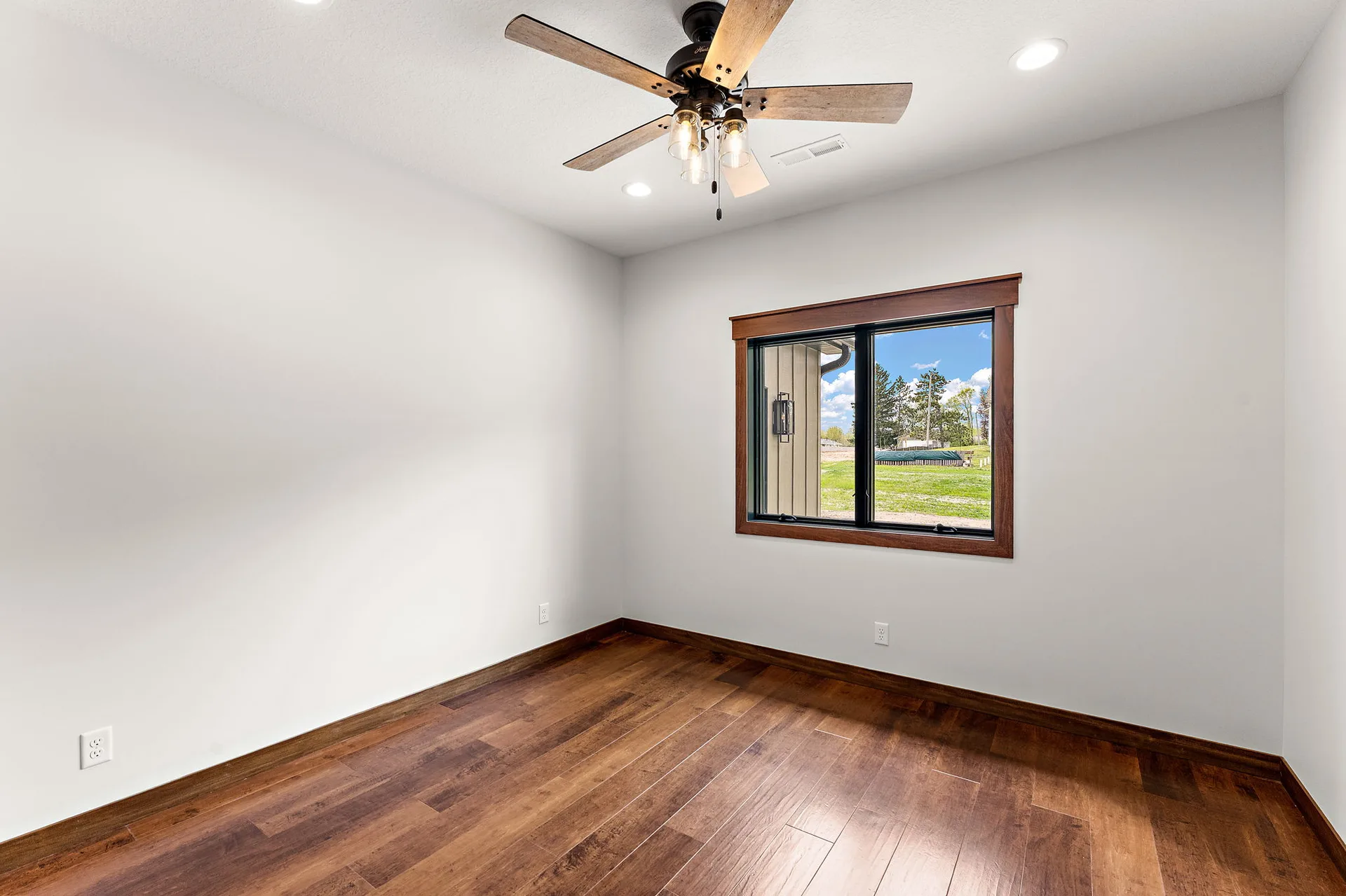 1063 Legend Lane photo 37